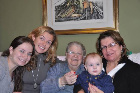 Quatro gerações das mulheres Biselli, em Curitiba - PR